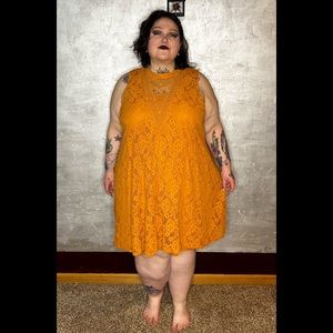 MINI LACE TRAPEZE DRESS